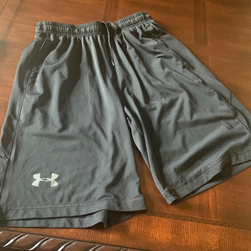 Mens Medium Black Under Armour Basketball Shorts
